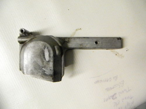 75 Suzuki GT 380 GT380 engine oil pump injector injection pump cover