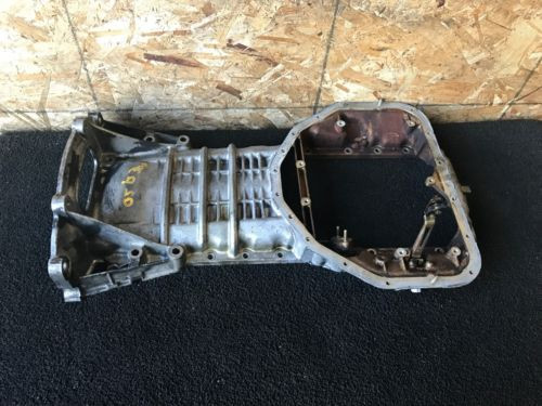 TOYOTA LEXUS IS300 OEM 3.0L LITER V6 CYL ENGINE MOTOR UPPER OIL PAN HOUSING CASE